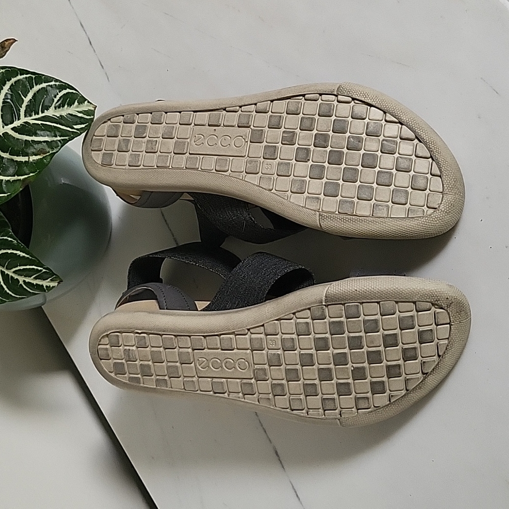 Ecco Sandals - Picture 5 of 8